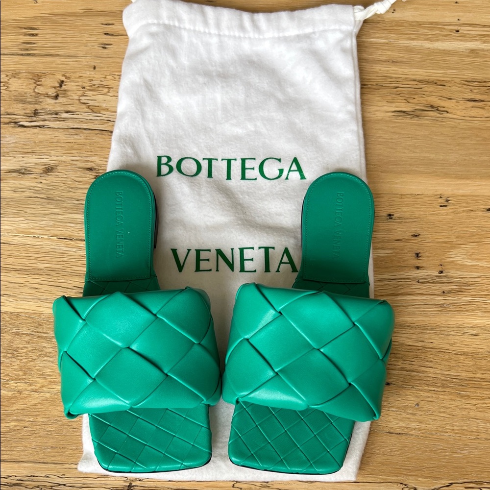 Bottega Veneta Lido Qilted Slides in Emerald/Turquoise